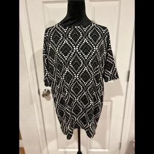 LuLaRoe Black And White Polka Dot Oversized Top Size XXS